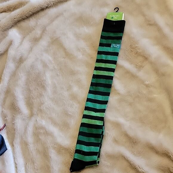 ST. PATRICK'S DAY OVER-THE-KNEE GREEN AND BLACK STRIPED SOCKS - NEW WITH TAGS! - Picture 4 of 8